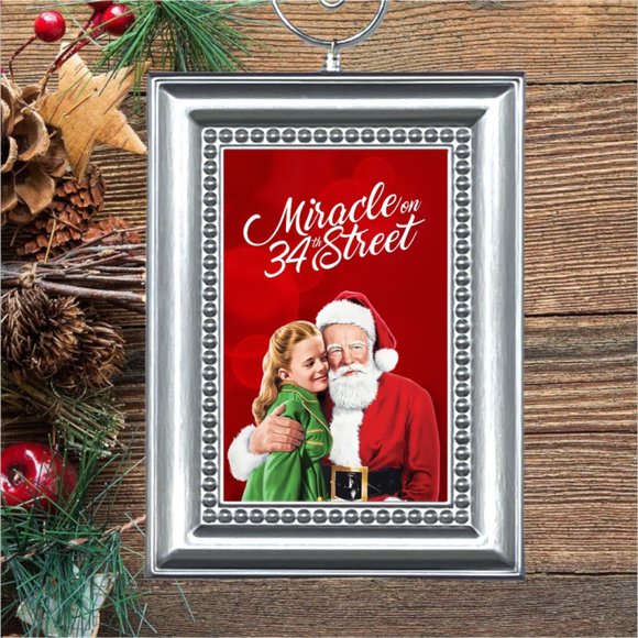 Miracle On 34th Street Movie Memorabilia Christmas Tree Ornament - Picture 1 of 3